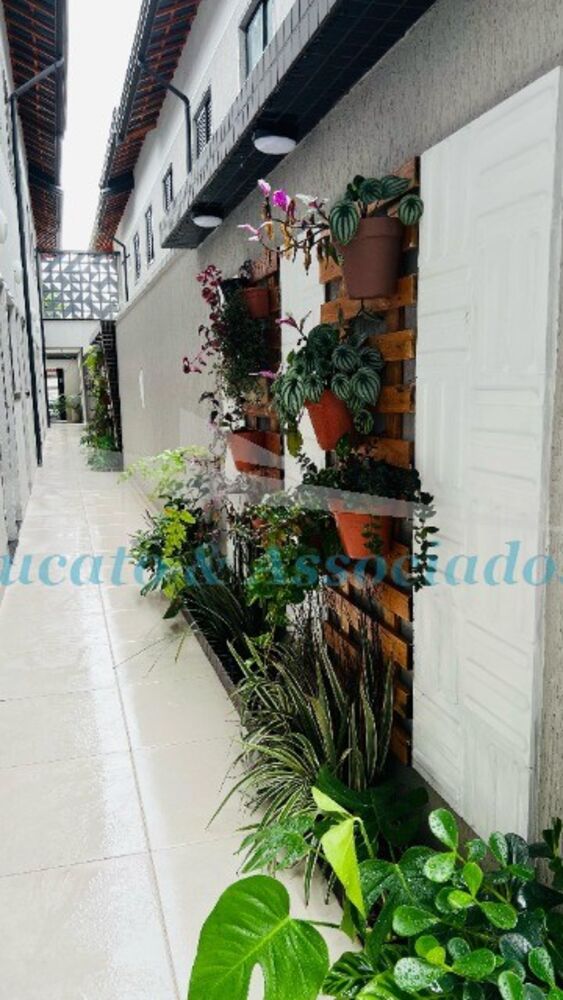 Casa à venda com 2 quartos, 54m² - Foto 8