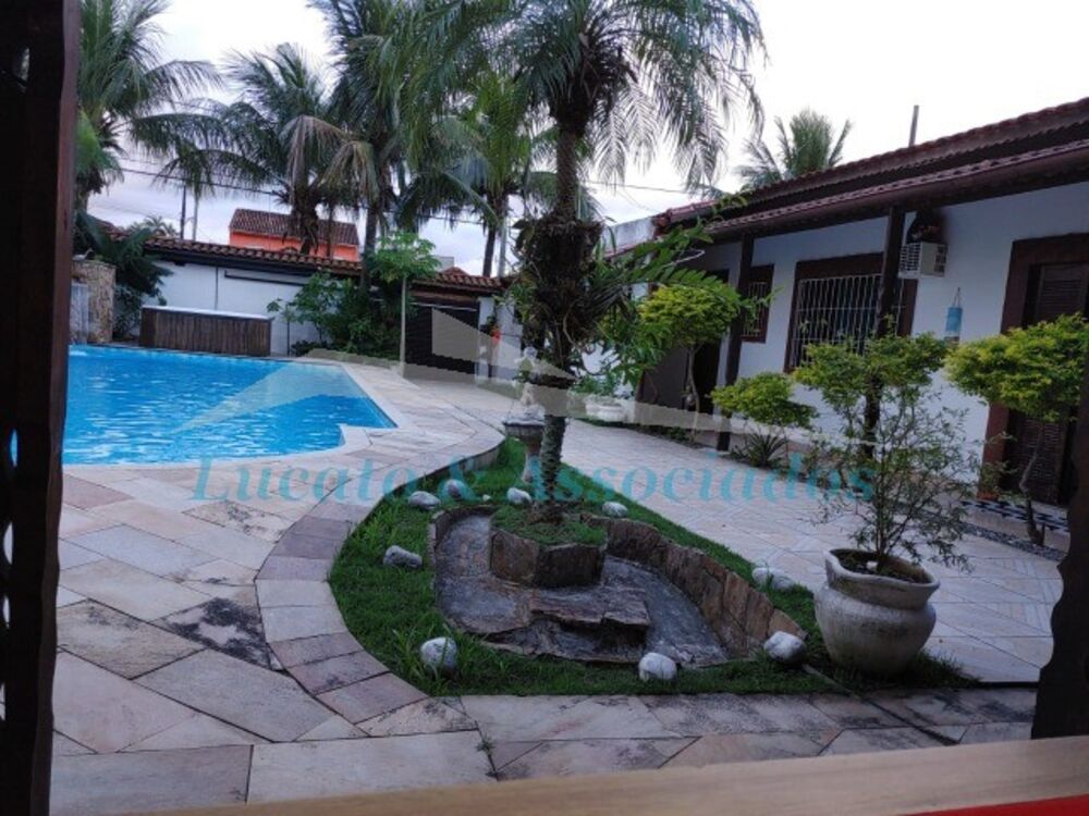 Casa, 5 quartos, 220 m² - Foto 1