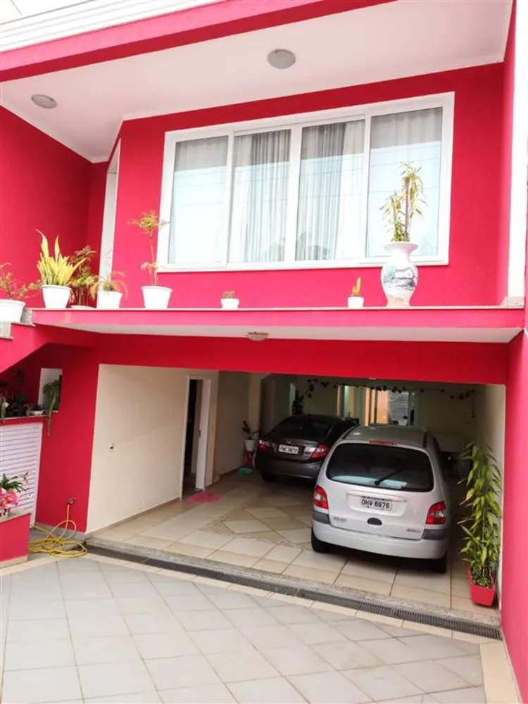 Casa, 3 quartos, 249 m² - Foto 1