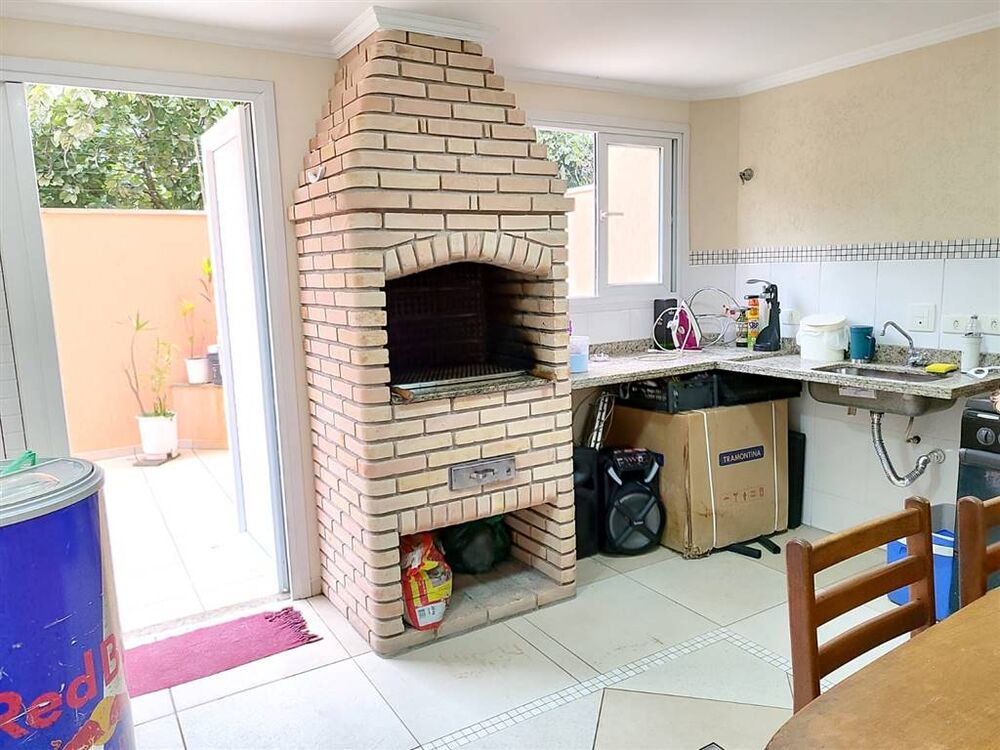 Casa à venda com 3 quartos, 249m² - Foto 2