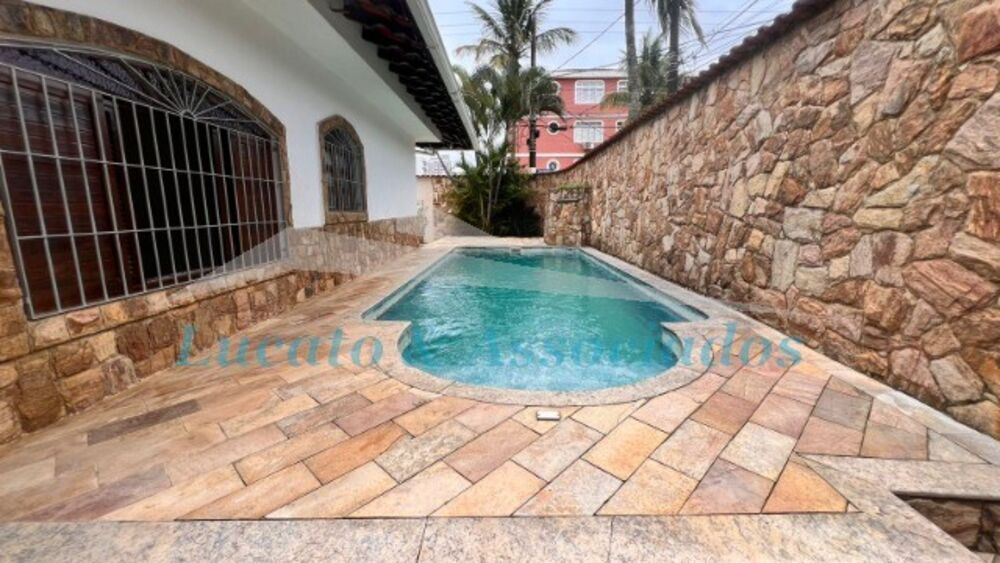 Casa, 2 quartos, 252 m² - Foto 1