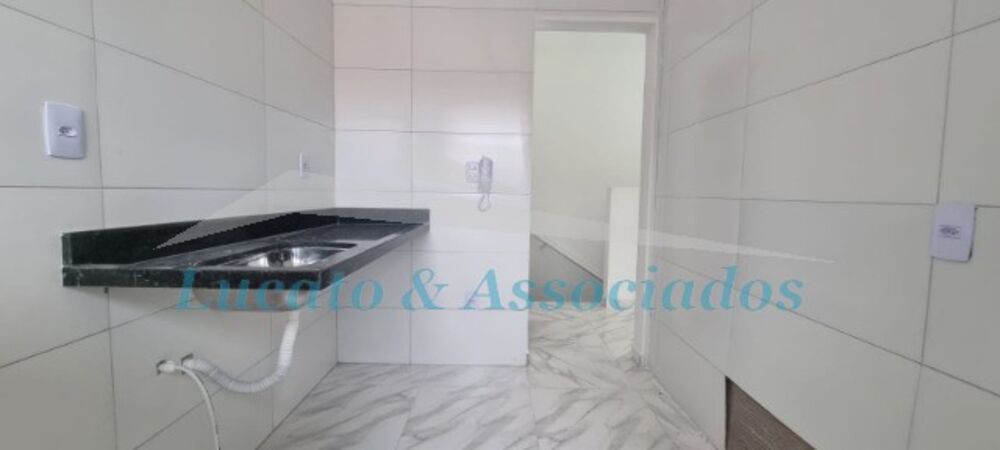 Casa à venda com 2 quartos, 62m² - Foto 8