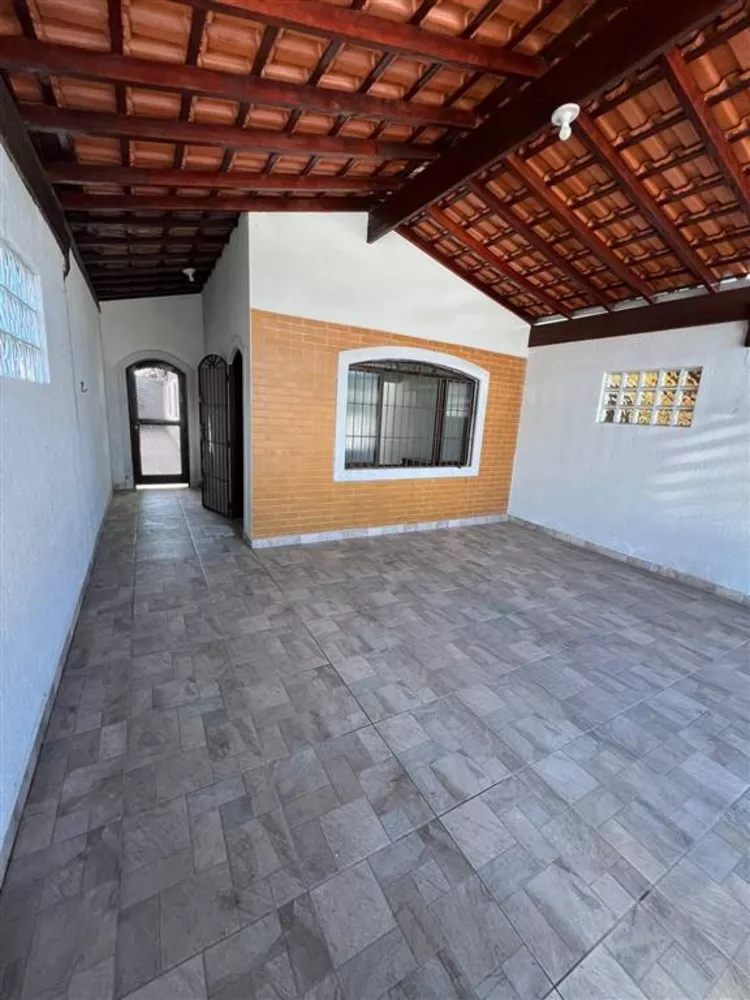 Casa à venda com 2 quartos, 114m² - Foto 1