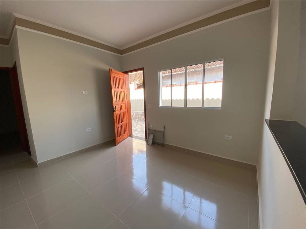 Casa à venda com 2 quartos, 80m² - Foto 4