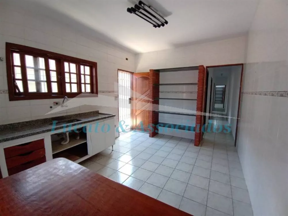 Casa à venda com 3 quartos, 107m² - Foto 4