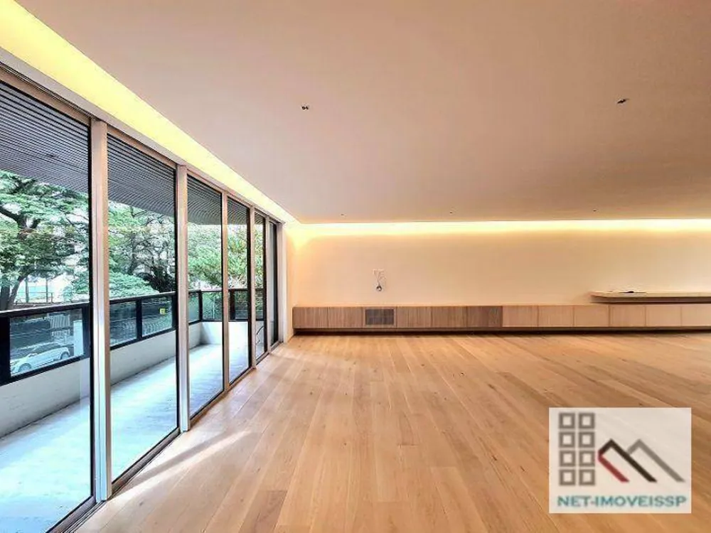 Apartamento, 3 quartos, 211 m² - Foto 1