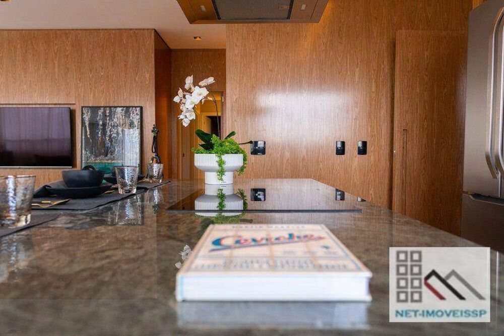 Apartamento à venda com 3 quartos, 157m² - Foto 2