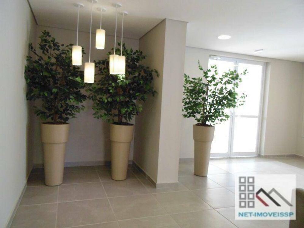 Apartamento à venda com 3 quartos, 70m² - Foto 2