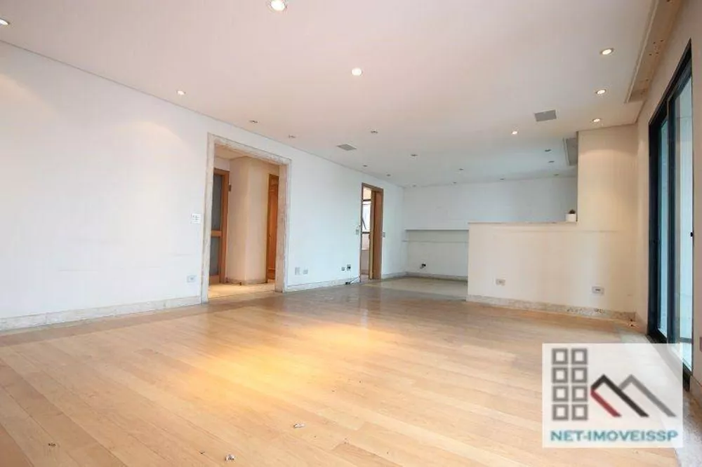 Apartamento à venda com 4 quartos, 202m² - Foto 1