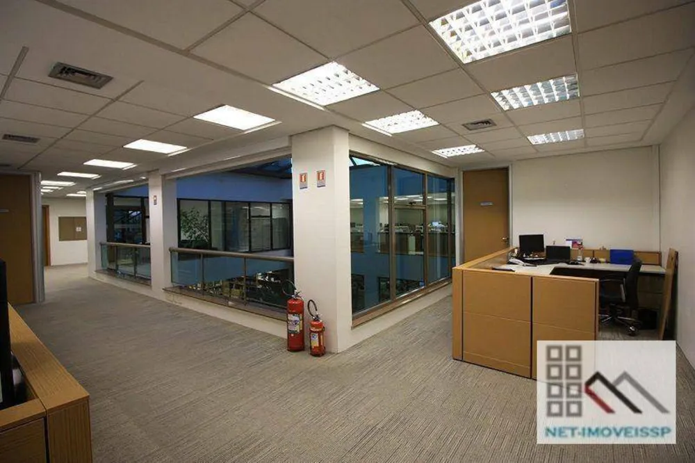 Prédio Inteiro, 2300 m² - Foto 1