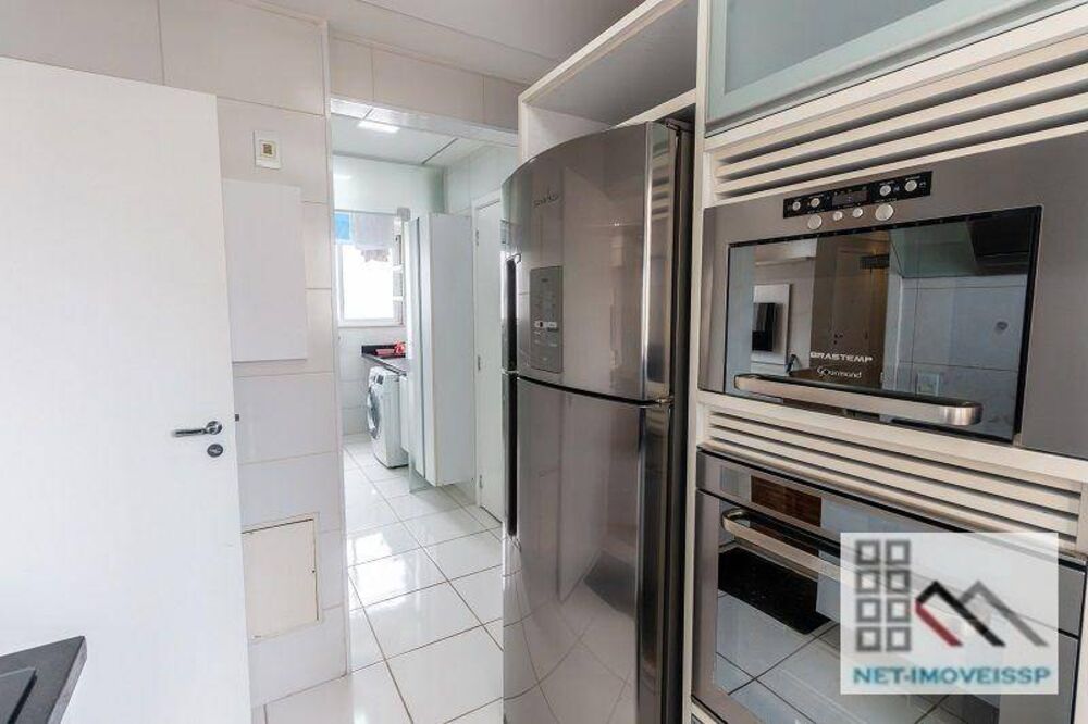 Apartamento à venda com 3 quartos, 202m² - Foto 4