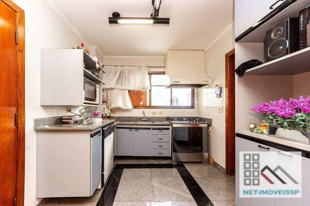 Apartamento à venda com 4 quartos, 187m² - Foto 8
