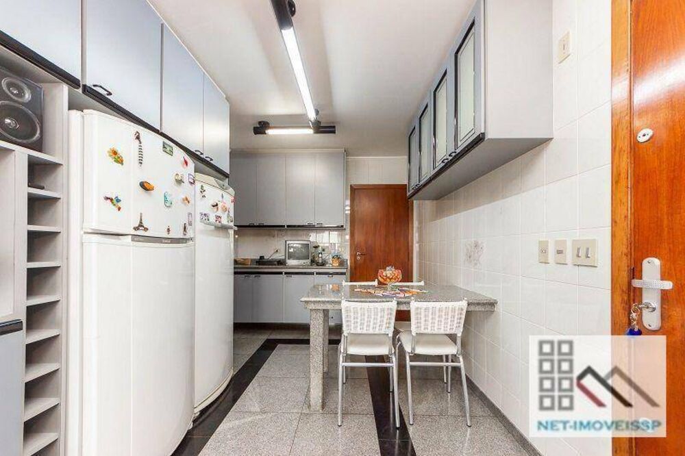 Apartamento à venda com 4 quartos, 187m² - Foto 7