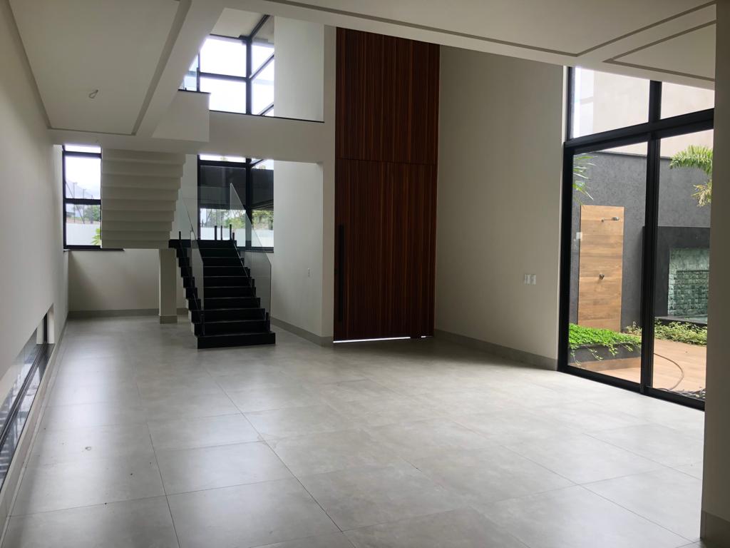 Sobrado à venda com 5 quartos, 343m² - Foto 2