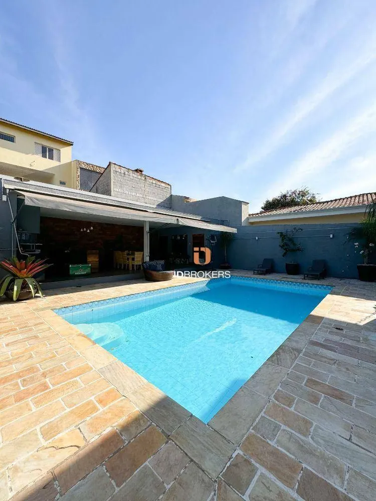 Casa, 4 quartos, 395 m² - Foto 1