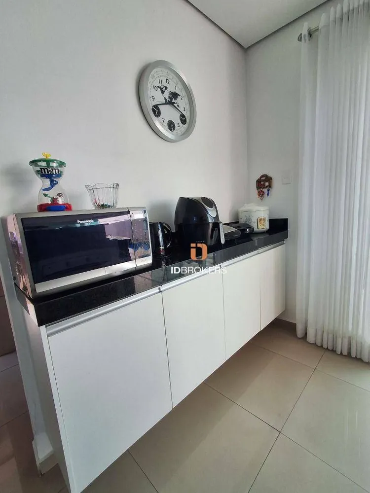Casa, 3 quartos, 202 m² - Foto 8