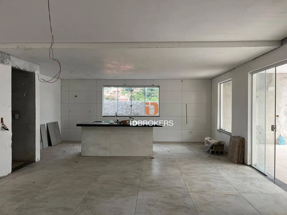 Casa, 3 quartos, 248 m² - Foto 4