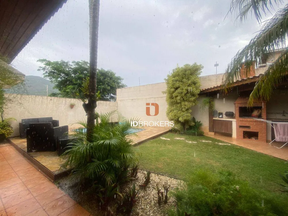 Casa, 3 quartos, 207 m² - Foto 1