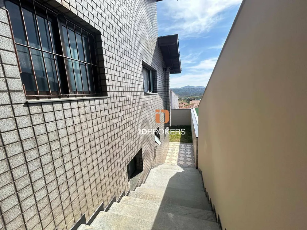 Casa, 4 quartos, 250 m² - Foto 1