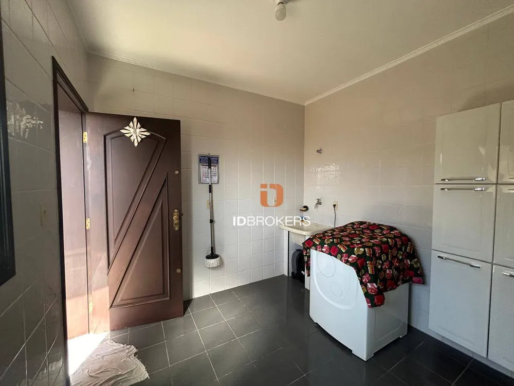 Casa, 4 quartos, 250 m² - Foto 8