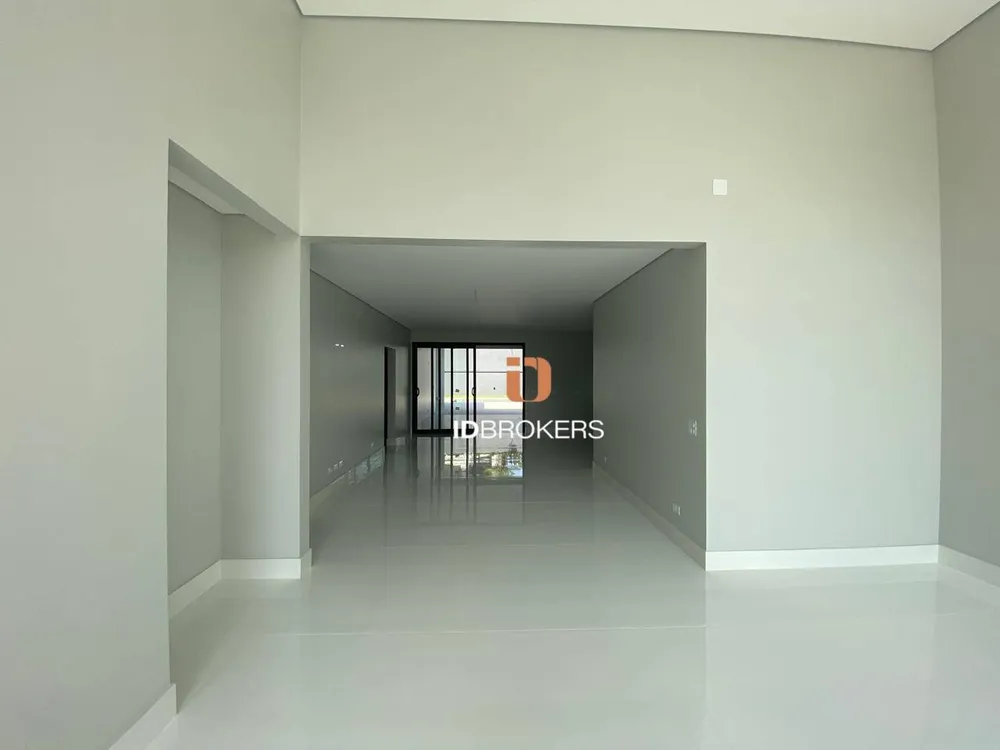 Casa, 4 quartos, 249 m² - Foto 2