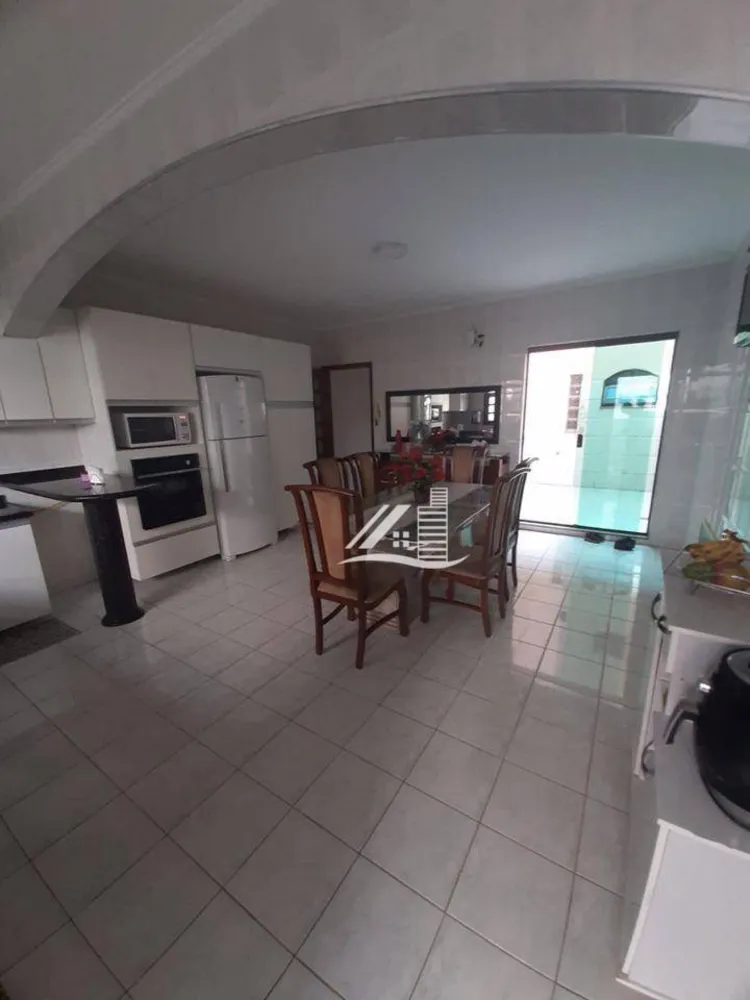 Sobrado, 3 quartos, 231 m² - Foto 3