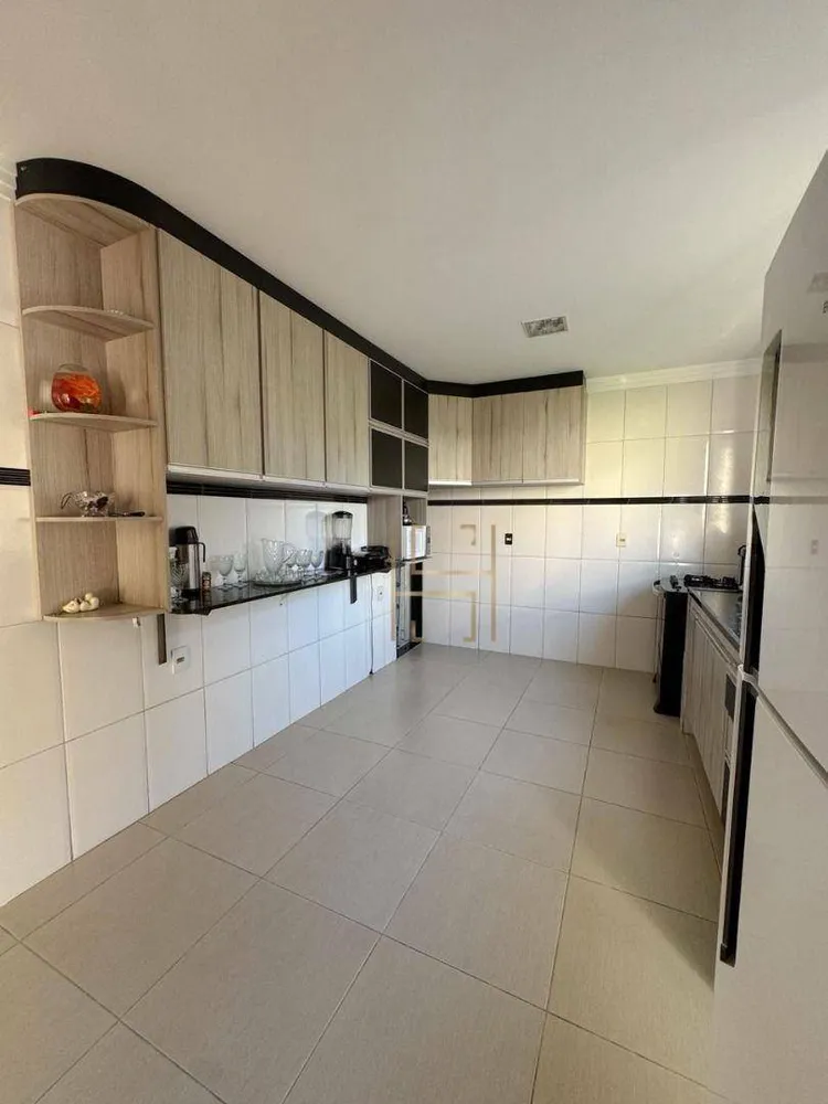 Casa, 3 quartos, 172 m² - Foto 3