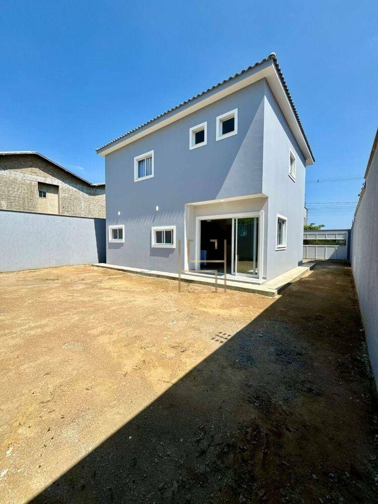 Casa à venda com 4 quartos, 157m² - Foto 2