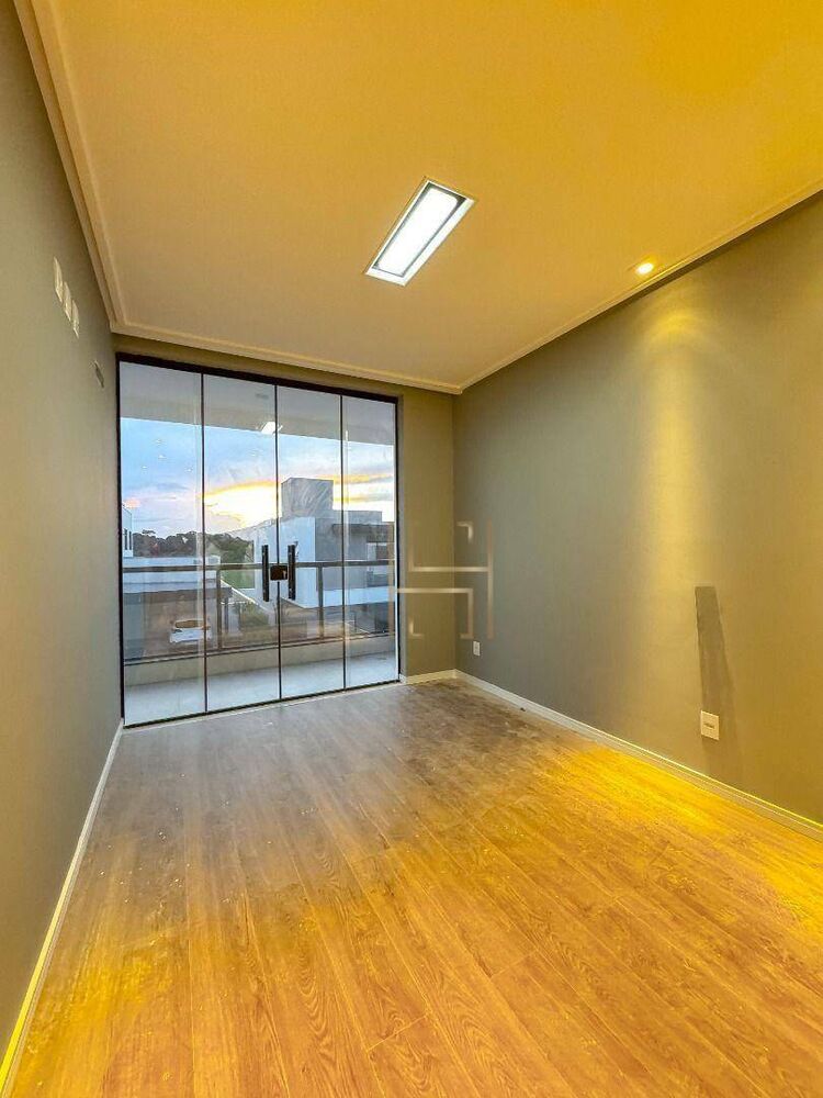 Casa de Condomínio à venda com 4 quartos, 250m² - Foto 4