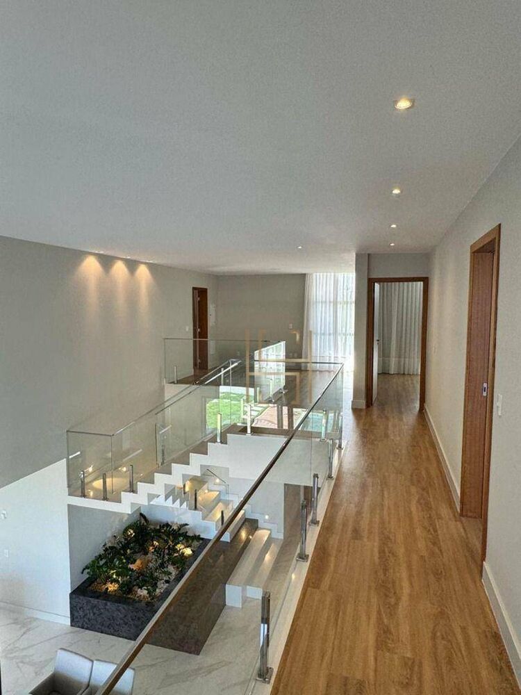 Casa de Condomínio à venda com 4 quartos, 360m² - Foto 2