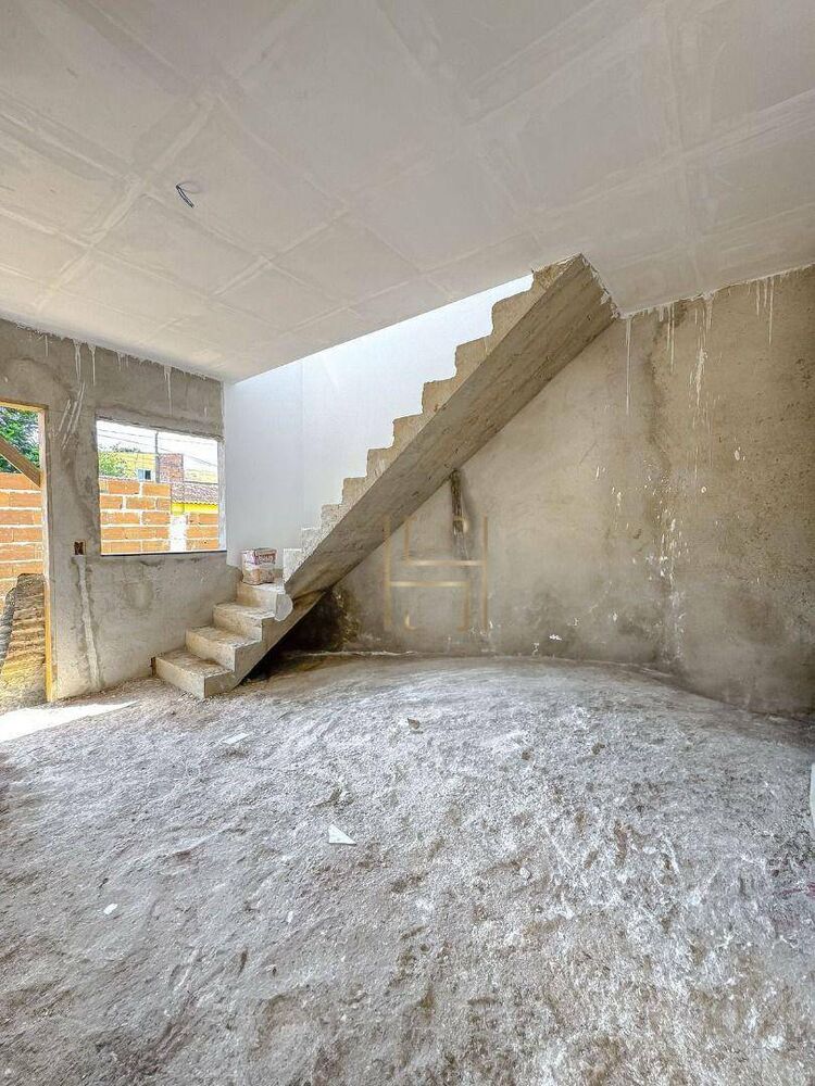 Casa à venda com 3 quartos, 110m² - Foto 4