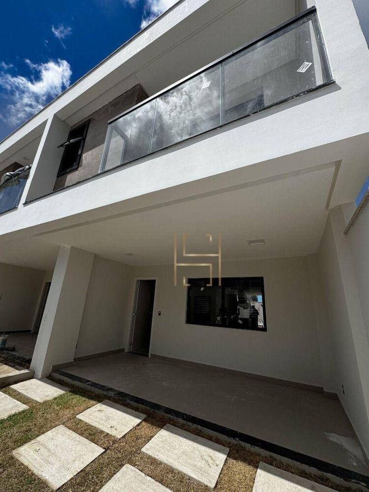 Casa à venda com 3 quartos, 126m² - Foto 1