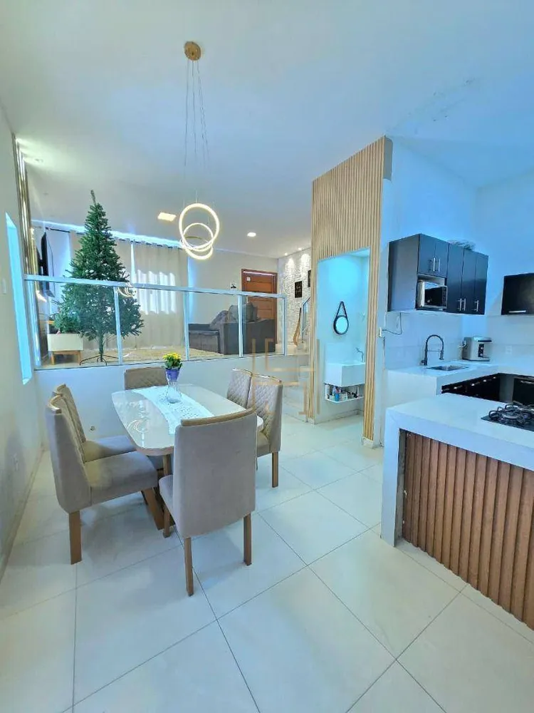 Casa, 3 quartos, 197 m² - Foto 1