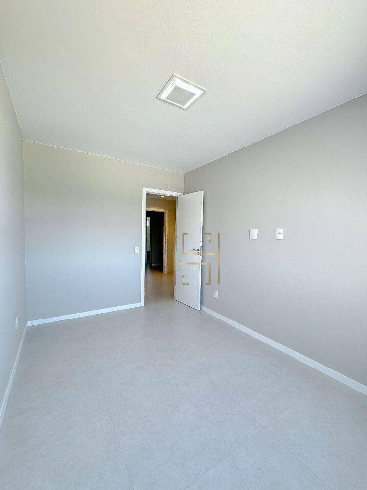 Casa à venda com 3 quartos, 196m² - Foto 9