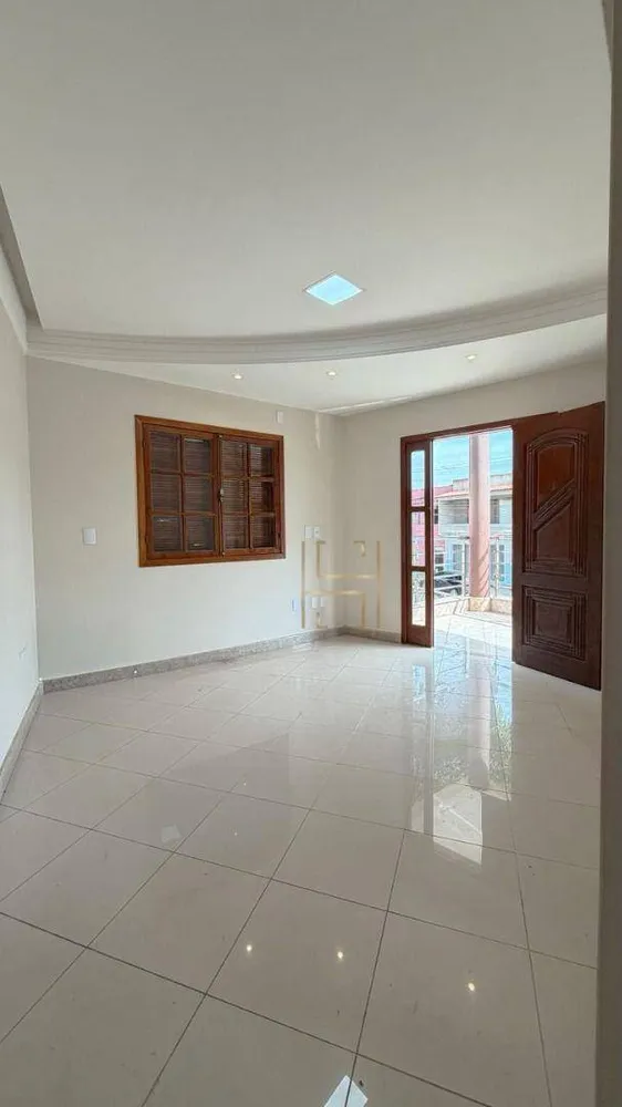 Casa, 3 quartos, 250 m² - Foto 2