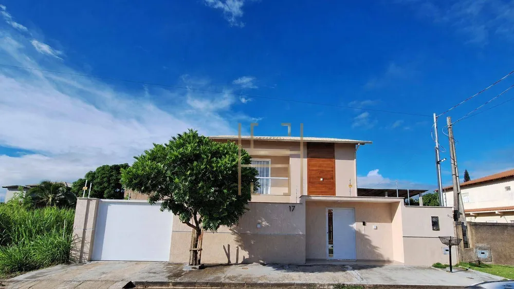 Casa, 4 quartos, 176 m² - Foto 1