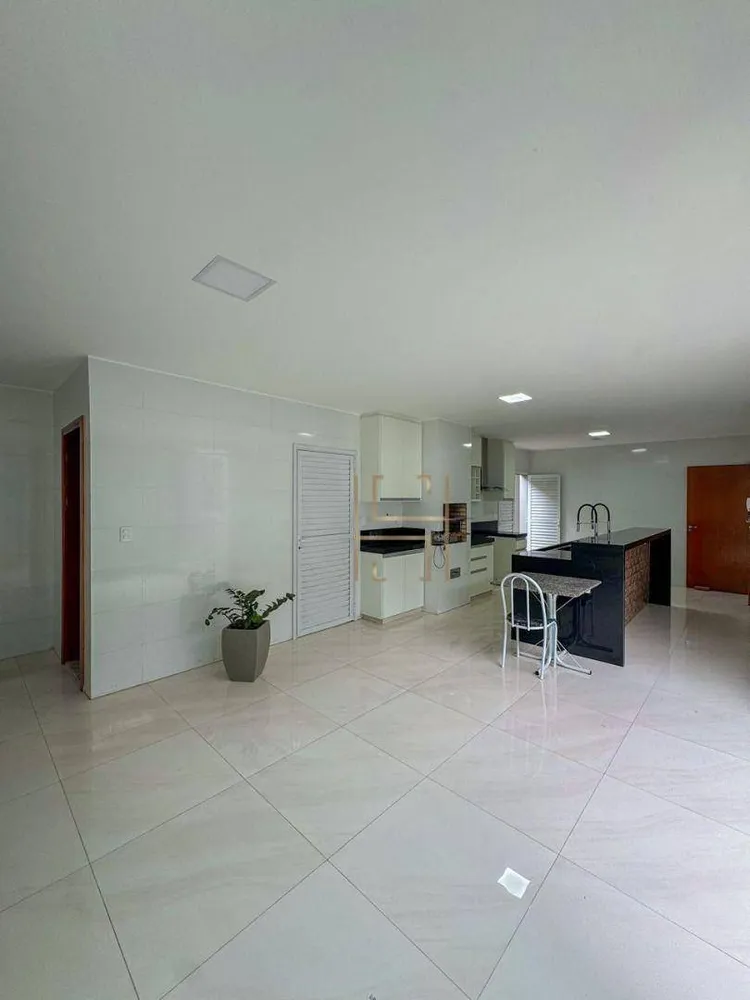 Casa, 5 quartos, 200 m² - Foto 8
