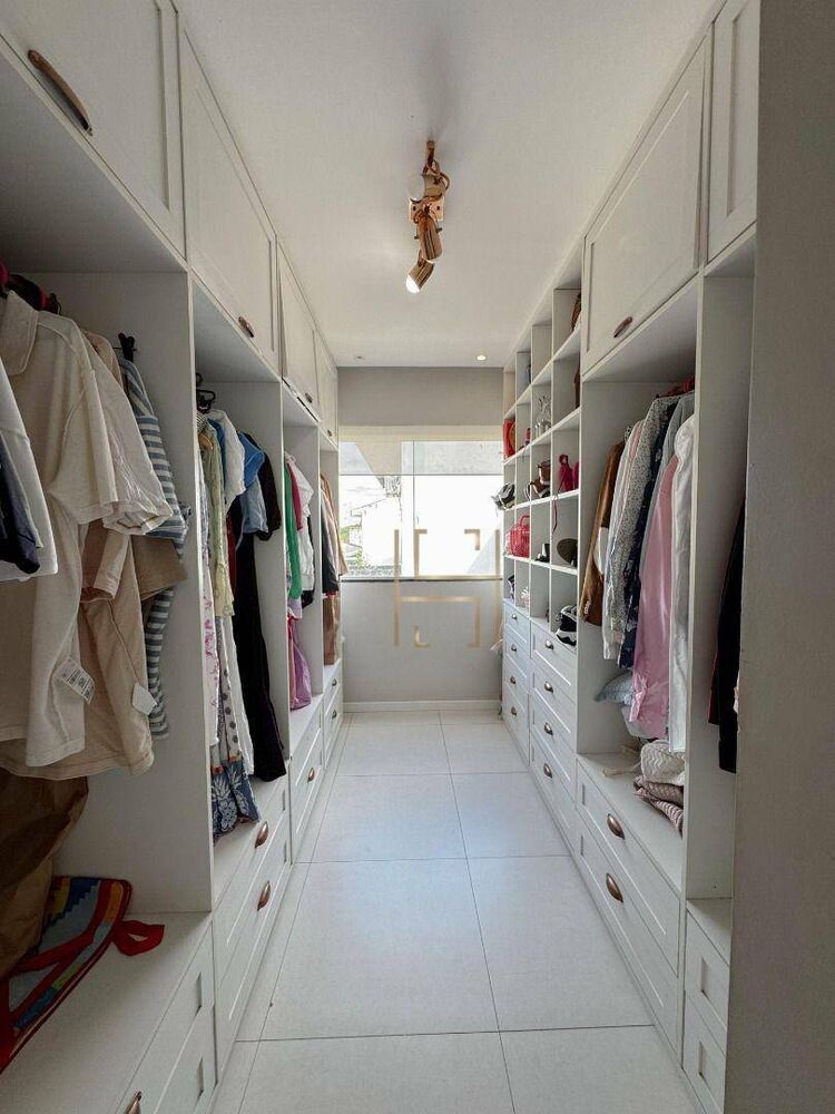 Casa à venda com 3 quartos, 150m² - Foto 2