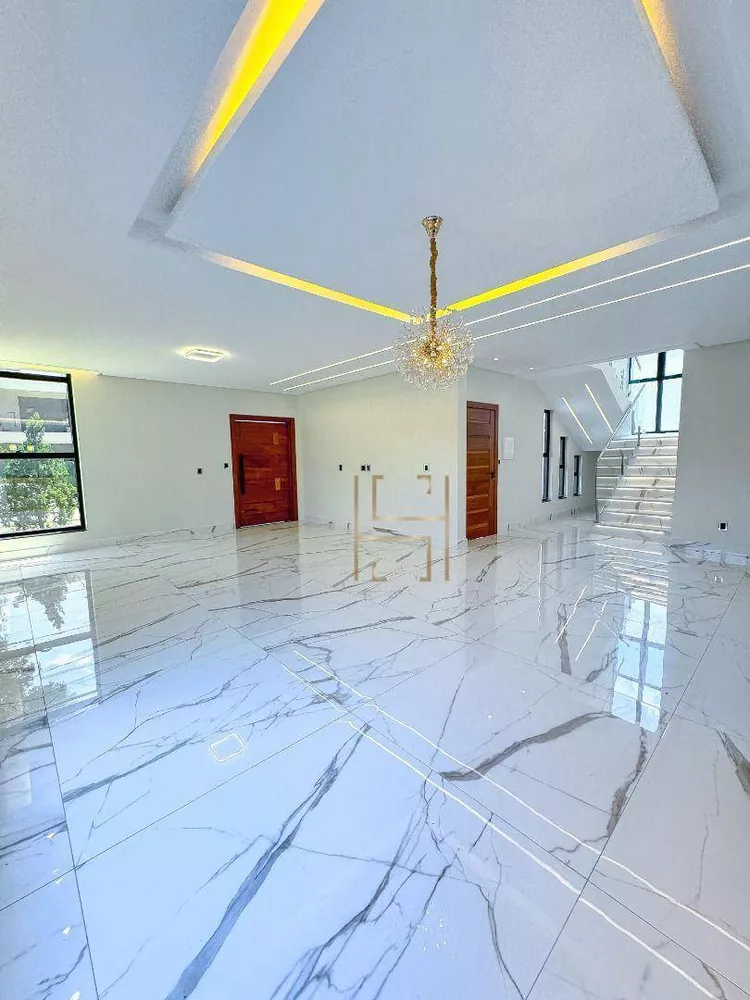 Casa de Condomínio à venda com 4 quartos, 350m² - Foto 2