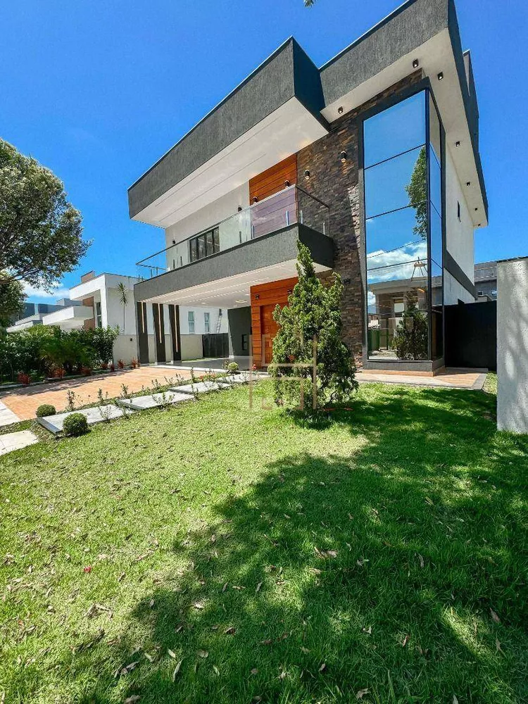 Casa de Condomínio à venda com 4 quartos, 350m² - Foto 1