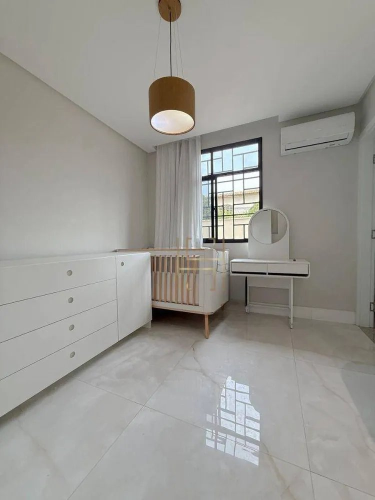 Casa, 5 quartos, 240 m² - Foto 2