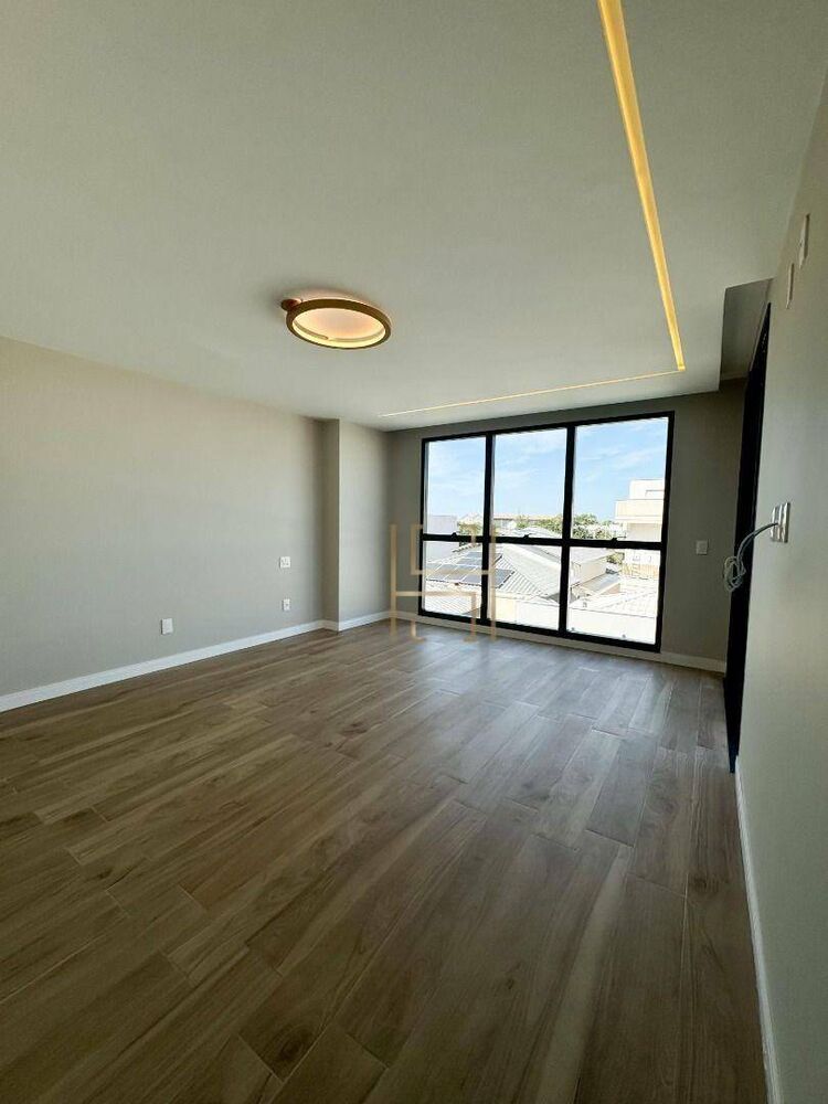 Casa de Condomínio à venda com 4 quartos, 320m² - Foto 3
