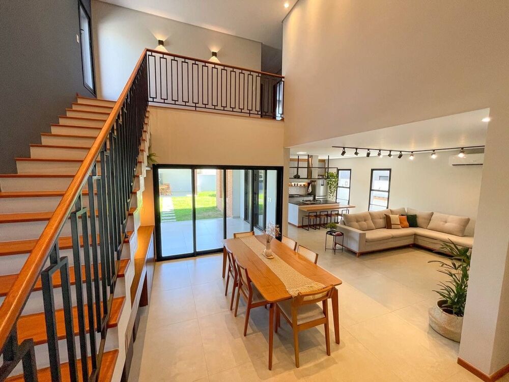 Casa de Condomínio à venda com 4 quartos, 288m² - Foto 3