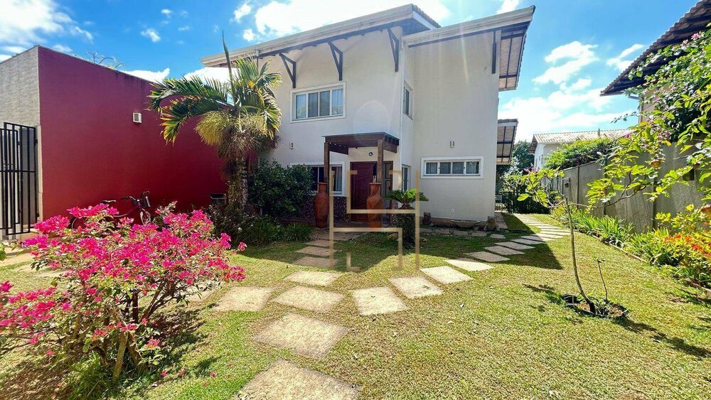 Casa à venda com 4 quartos, 270m² - Foto 1