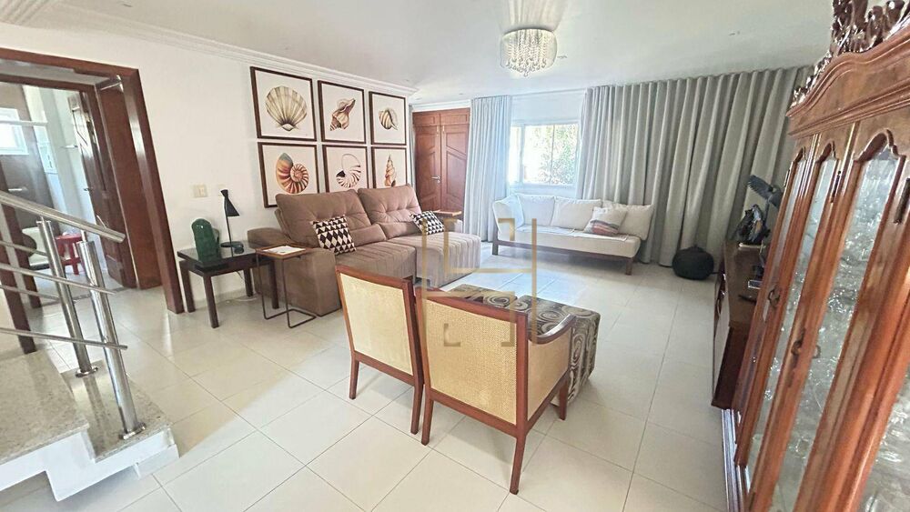 Casa à venda com 4 quartos, 270m² - Foto 2
