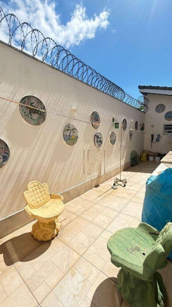 Casa à venda com 4 quartos, 270m² - Foto 9