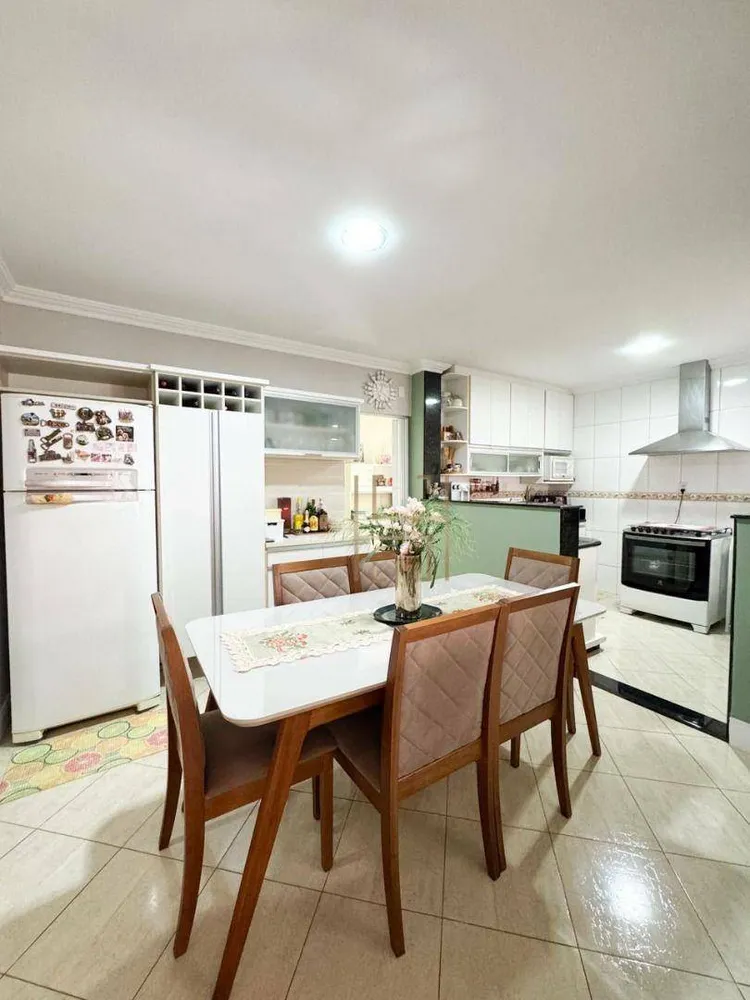 Casa, 3 quartos, 200 m² - Foto 12