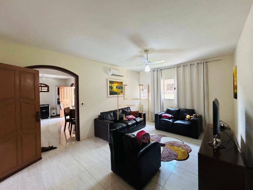 Casa, 3 quartos, 253 m² - Foto 2