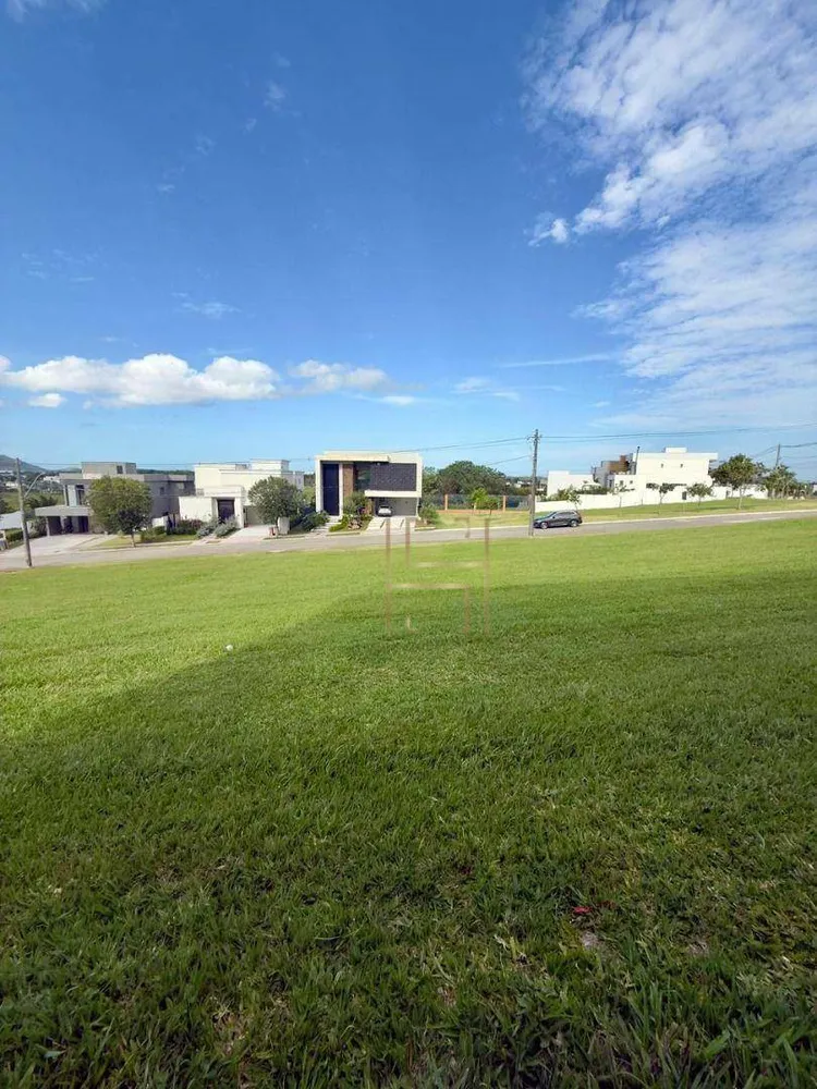 Loteamento e Condomínio, 693 m² - Foto 1