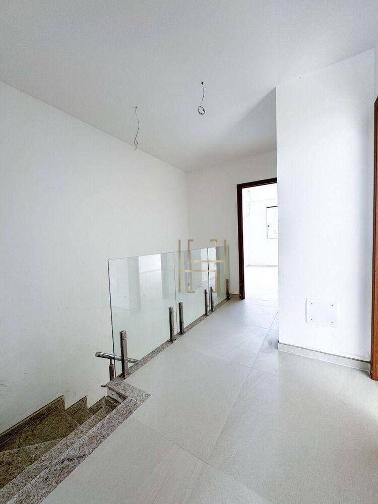 Casa à venda com 3 quartos, 150m² - Foto 3